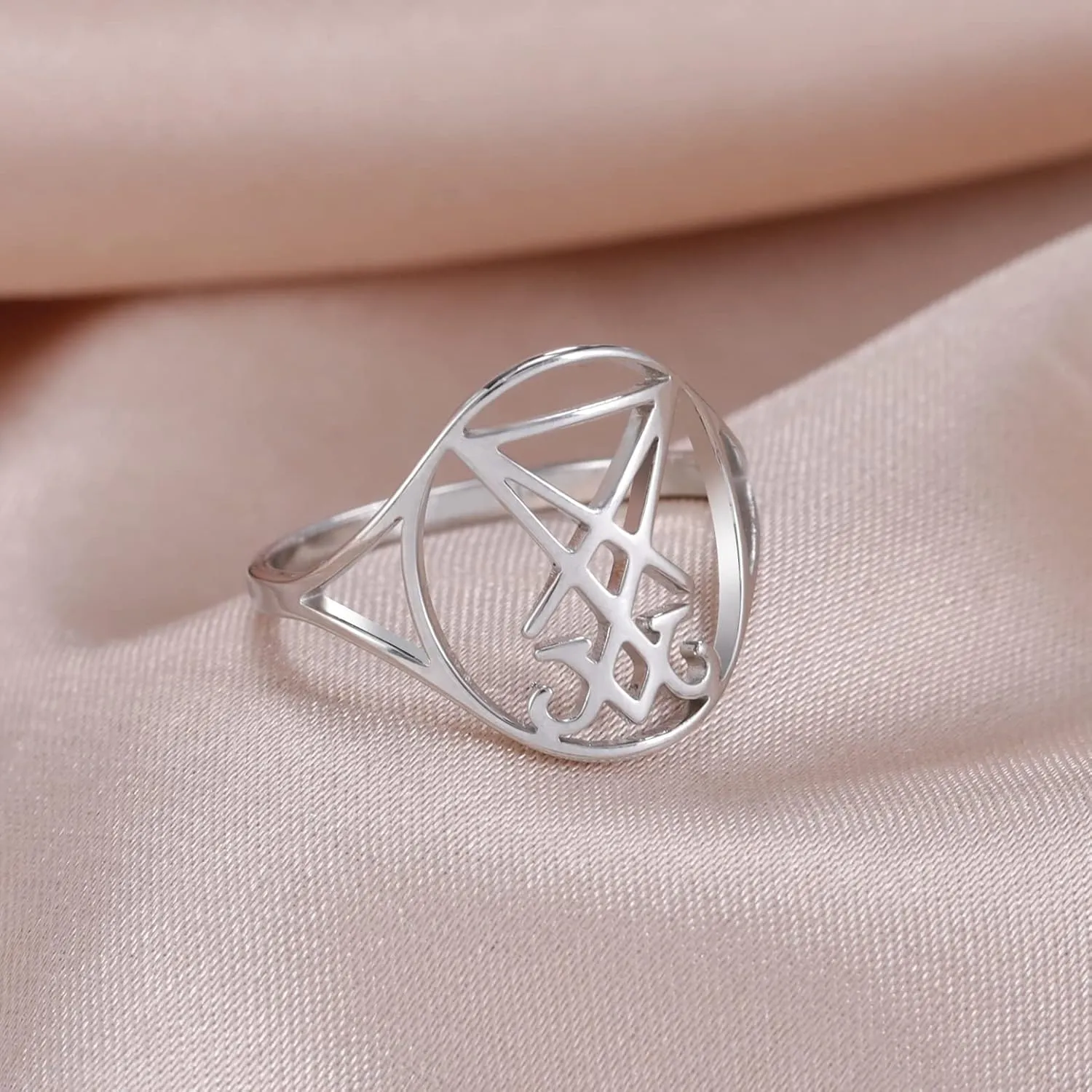 EUEAVAN Gothic Leviathan Satanic Cross Ring Demon Satan Brimstone Occult Lucifer Religious Jewelry Witchcraft Amulet Woman Men