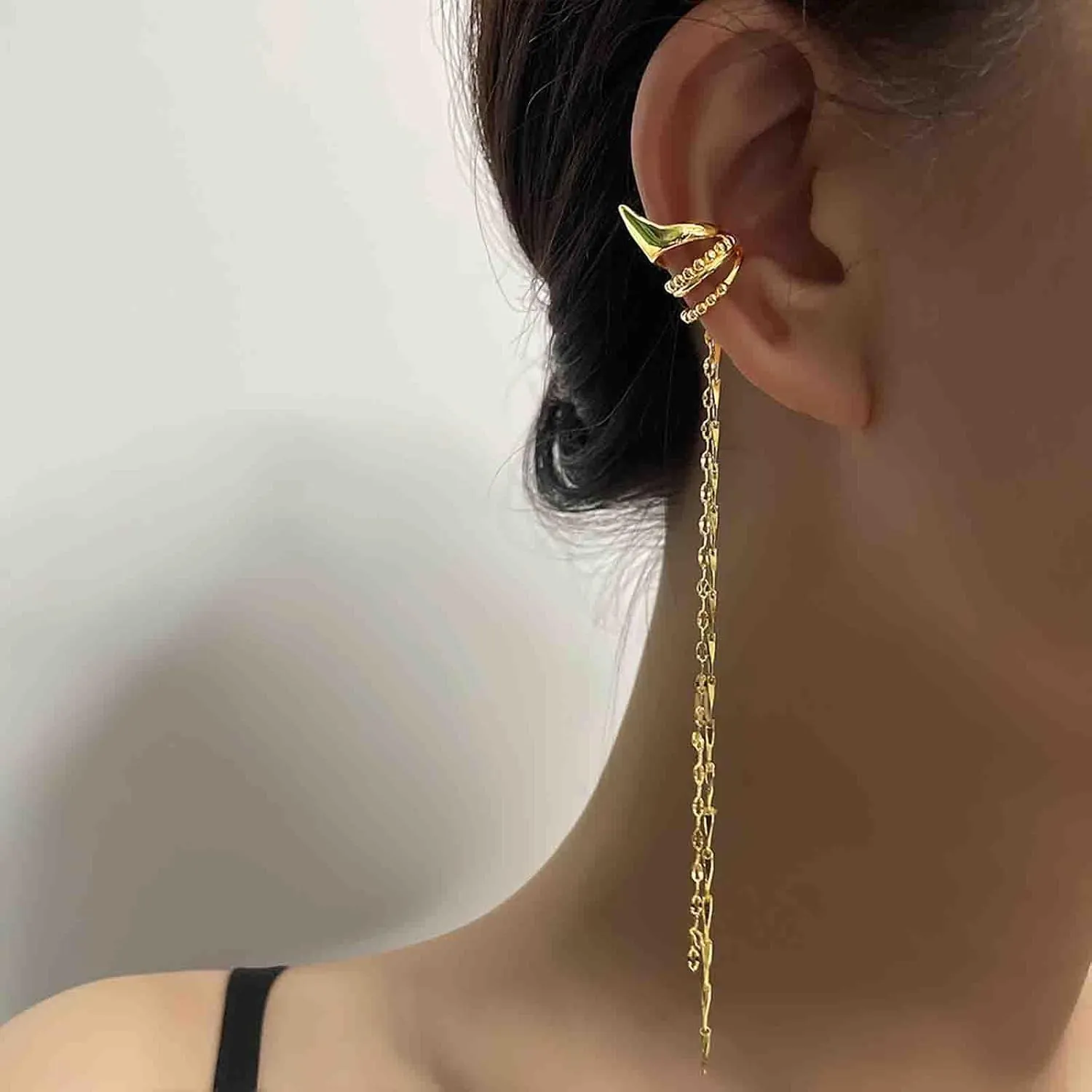Gothic Fairy Elf Ear Cuff Earrings Elf Ear Crawler Earrings Gold Chain Cuff Wrap Earring Long Chain Dangle Earrings No Piercing Earring Jewelry for Women