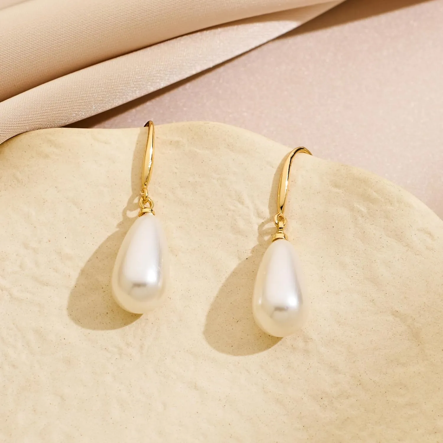 Pearl Earrings for Women Minimalist Pearl Drop Earrings Elegant Gold Leverback Pearl Dangle Earrings Wedding jewelry Bridesmaid Gifts