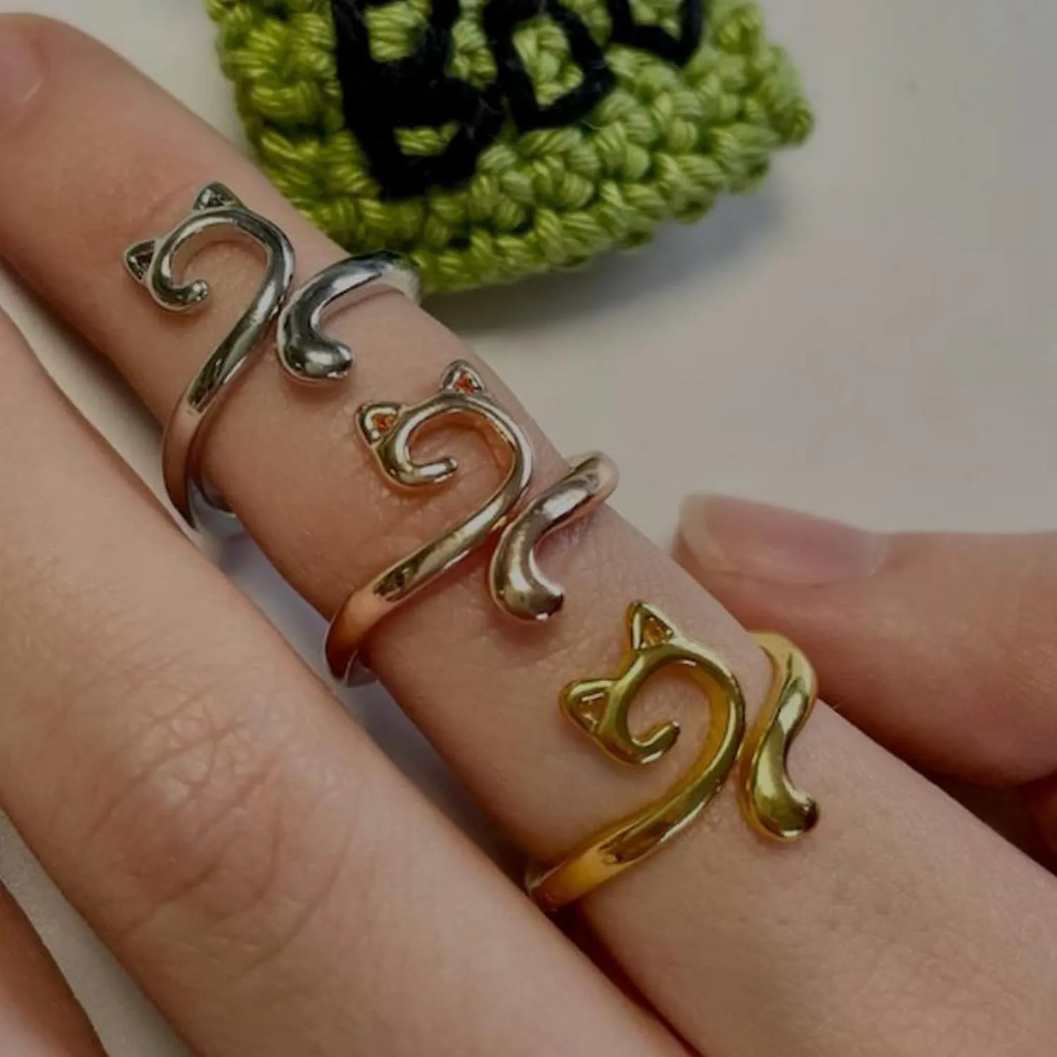 Purr-fectly Crafted Sterling Silver Cat Crochet Ring for Knitting Enthusiasts (Sterling-Silver)