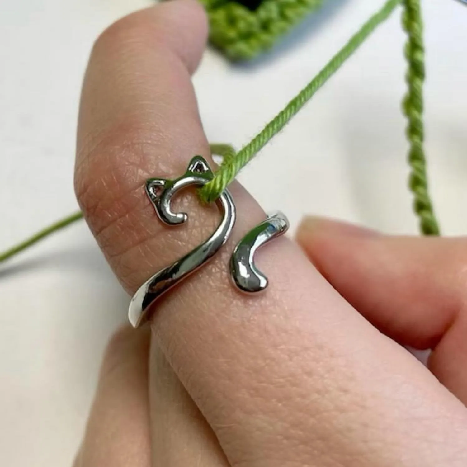 Purr-fectly Crafted Sterling Silver Cat Crochet Ring for Knitting Enthusiasts (Sterling-Silver)