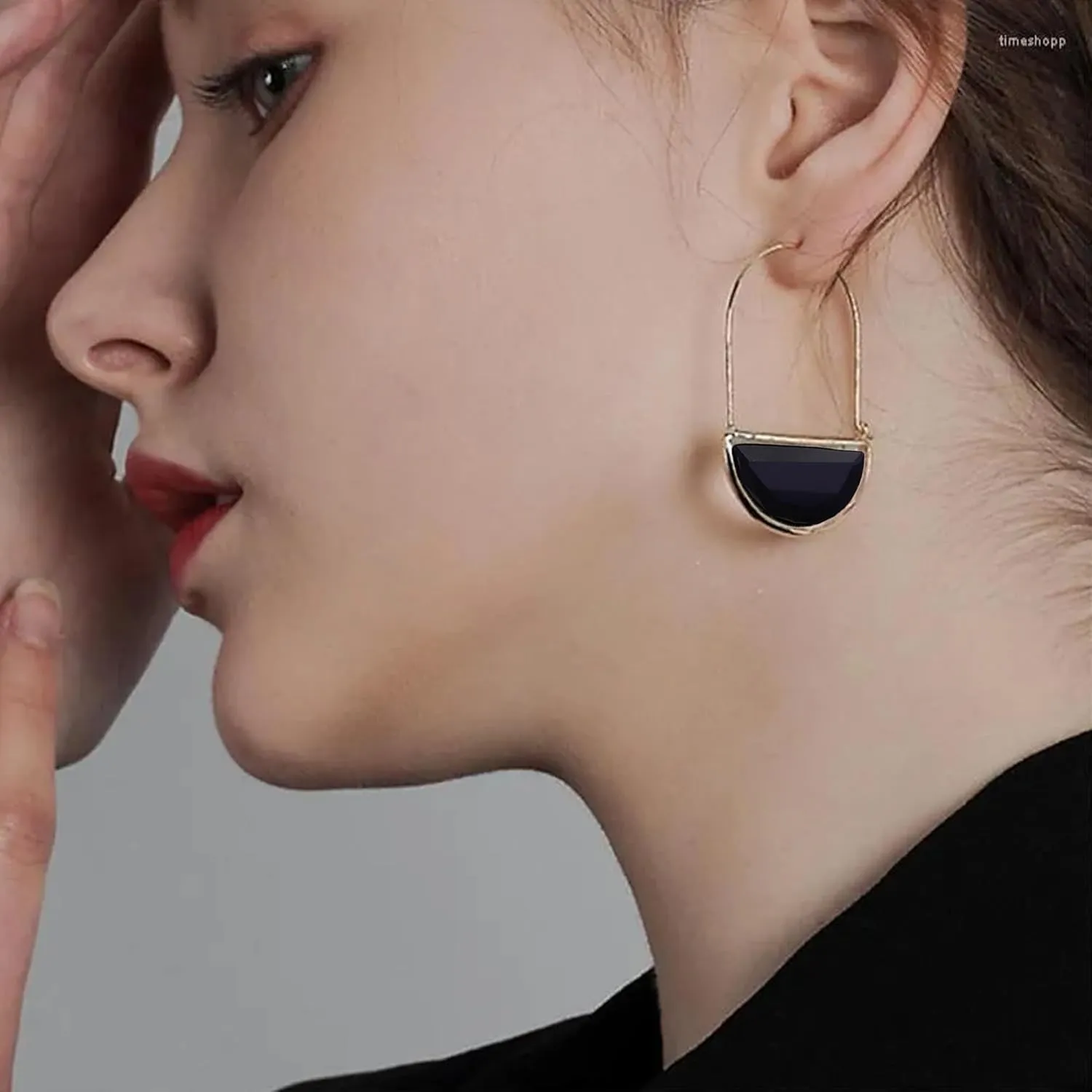 Semi-Circle Crystal Earrings for Women - Luxury Purse-Shaped Design, Sparkling Rhinestone Party Jewelry, Elegant Gift for Wedding/Birthday/Night Out