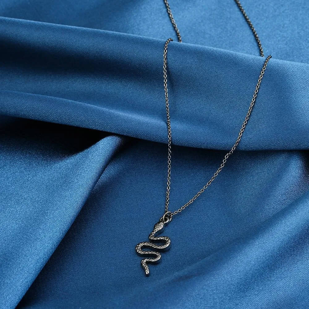 Snake Crocodile Ditsy Necklace Cute Animal Pendent Short Necklace