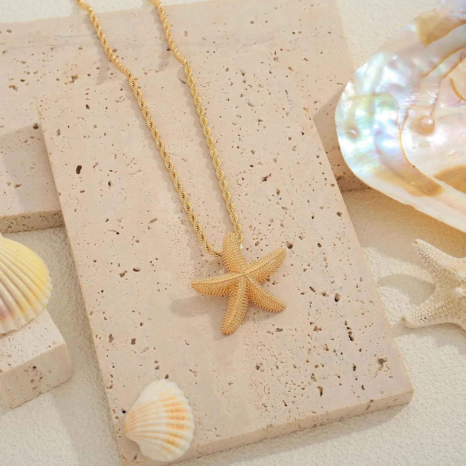 Starfish Necklace Shell Pendant Necklaces for Women Boho Beach Gold Chain Charm Necklace Trendy Summer Ocean Jewelry
