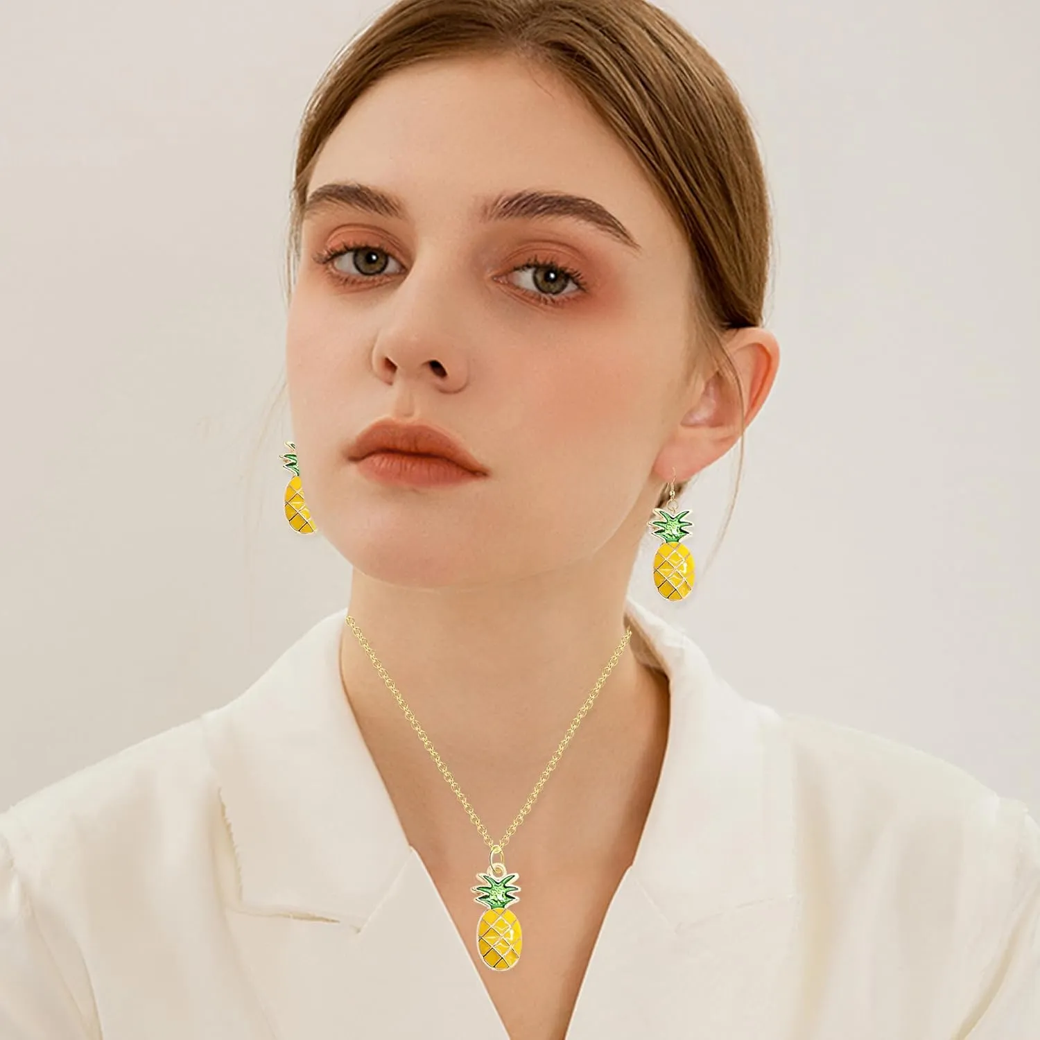 Tropica Chic Pineapple Stud Earrings Bohemian Fruits Pineapple Dangle Drop Earrings Necklace for Women Statement Summer Beach Jewelry Gifts Set