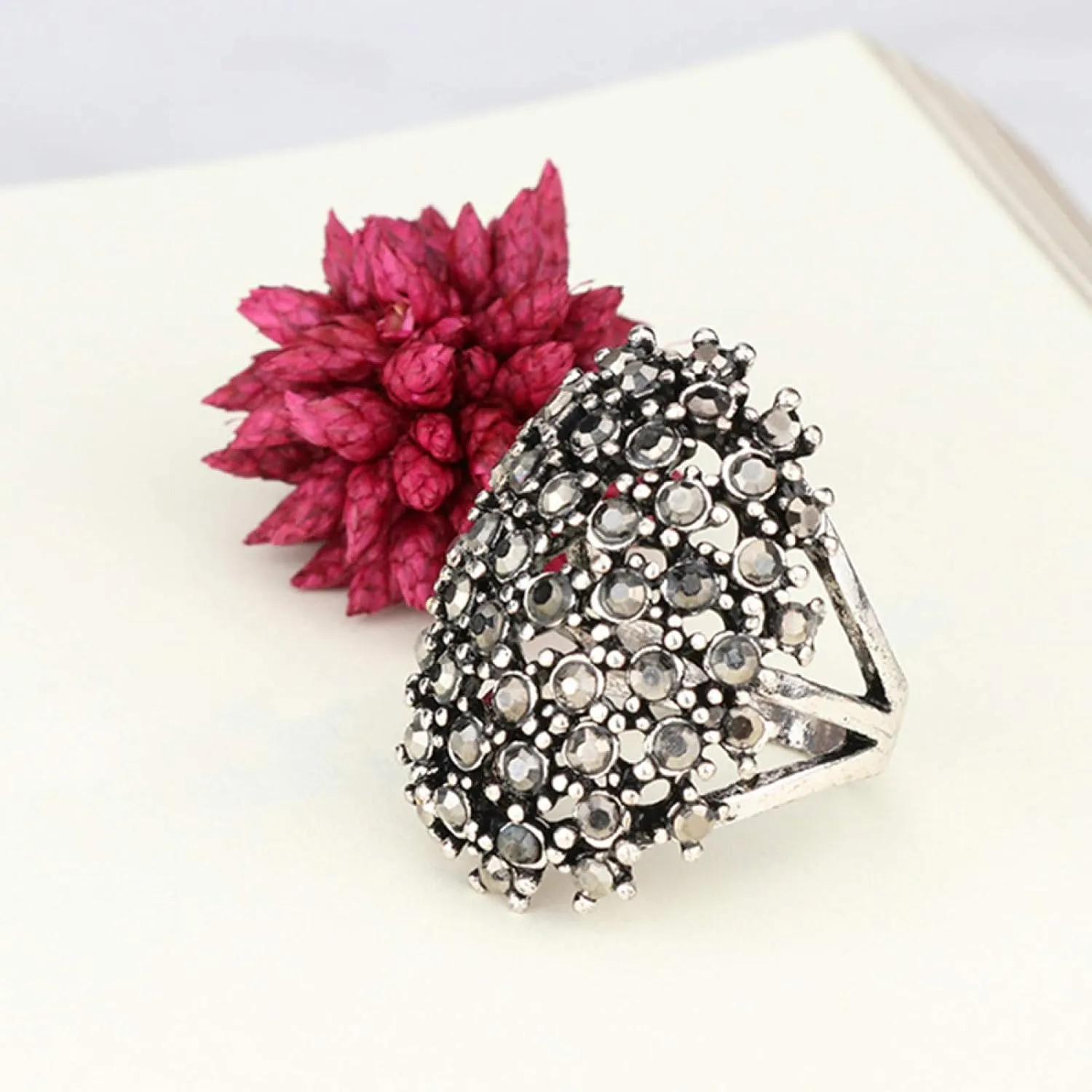 Women Fashion Ring Jewelry Wedding Rings Cute Girls Rings Luxury Oval Colorful Rhinestone Inlaid Women Finger Ring Party Jewelry Gift for Girlfriend Wife Mom Teen Couples