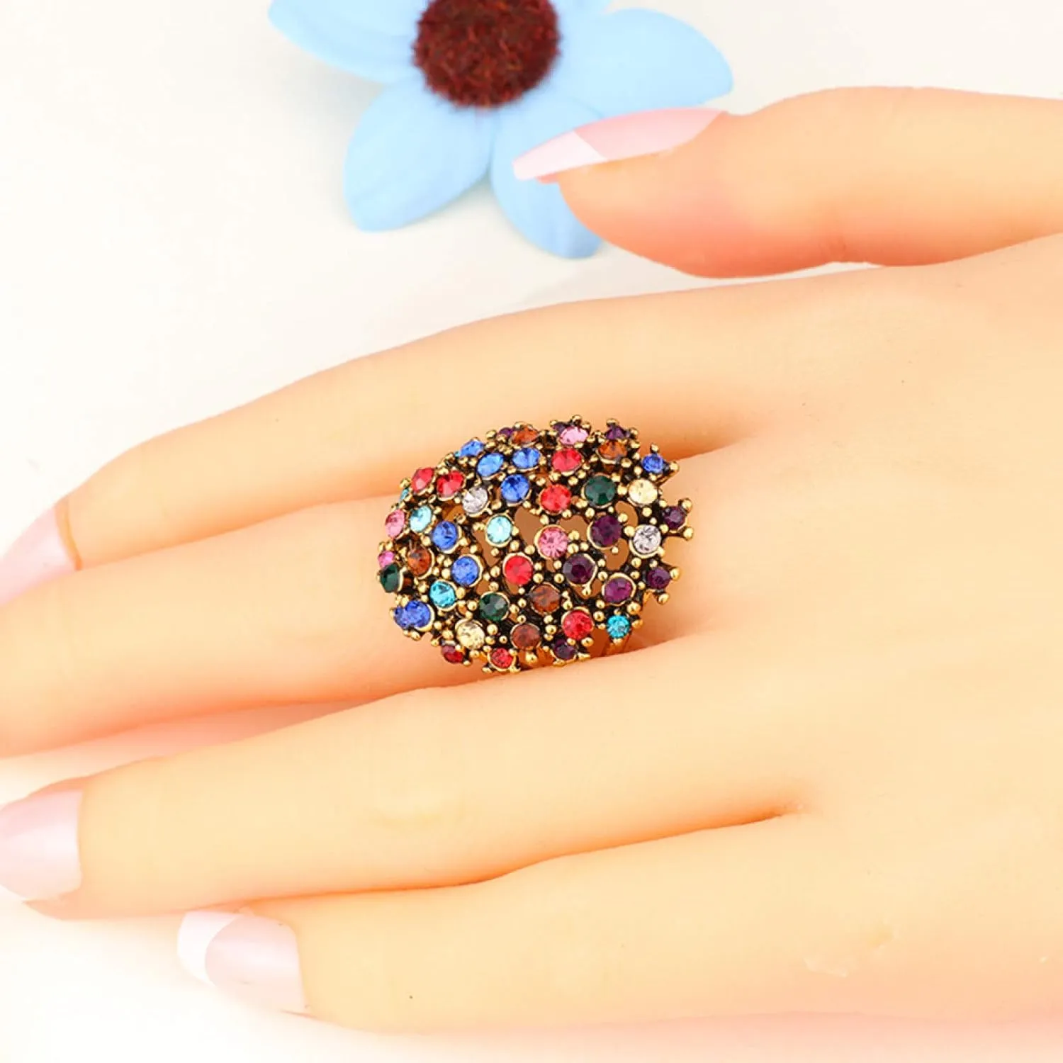 Women Fashion Ring Jewelry Wedding Rings Cute Girls Rings Luxury Oval Colorful Rhinestone Inlaid Women Finger Ring Party Jewelry Gift for Girlfriend Wife Mom Teen Couples